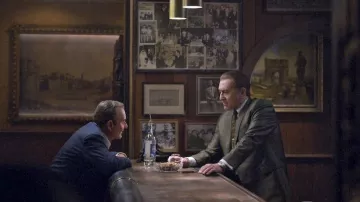 Veste de costume porté par Frank Sheeran (Robert De Niro) dans L'Irlandais