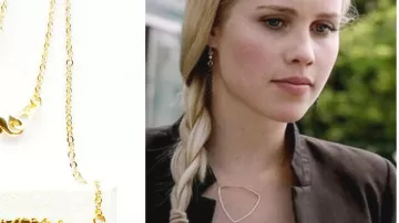 Collier triangle de Rebekah Mikaelson (Claire Holt) dans Vampire Diaries (S04E12)