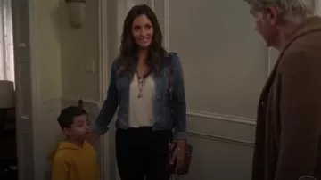 AG Robyn Denim Jacket porté par Colleen (Angelique Cabral) dans la Vie en Morceaux, Saison 4 Episode 11