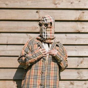 Vintage cotton shirt worn by Billie Eilish on the Instagram account @billieeilish