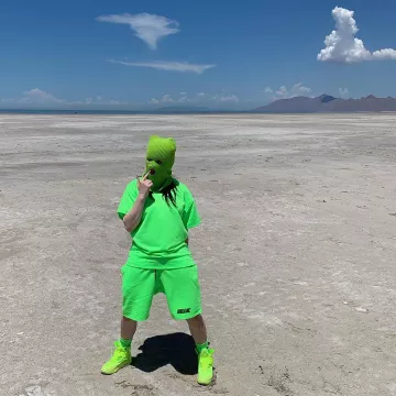 Blohsh yellow tee shirt of Billie Eilish on the Instagram account @billieeilish