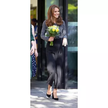 Zara culottes negros usados por Kate Middleton Sunshine House septiembre 19, 2019