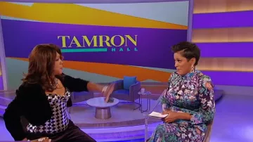 Peter Pilotto de soie col haut robe midi portés par Tamron Hall sur Tamron Hall Afficher le 19 septembre 2019
