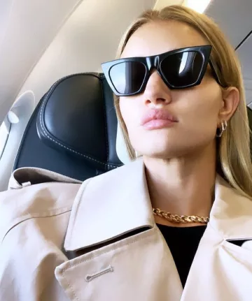 Gafas de sol Celine de borde negro usadas por Rosie Huntington-Whiteley de camino a Milán 19 de septiembre de 2019