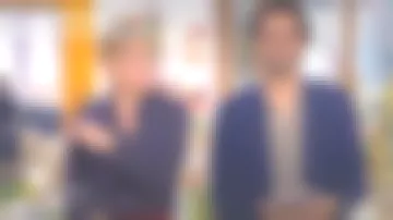 La camisa a rayas azul marino de Maya Lauqué en La Quotidien el 20.09.2019