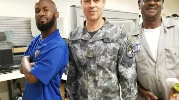 La veste militaire de l’US Space Command portée par Roy McBride (Brad Pitt) dans le film Ad Astra