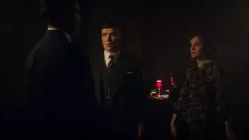 The black dress of Ada Shelby (Sophie Rundle) in Peaky Blinders (S05E02)