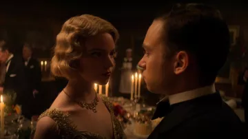 Le collier de Gina Gray (Anya Taylor-Joy) dans Peaky Blinders (S05E04)