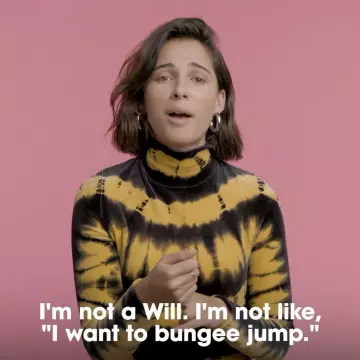 Proenza Schouler cuello de tortuga top de Naomi Scott en la cuenta de Instagram @naomigscott