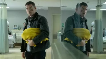 Green jacket worn by Ray Monroe (Sam Worthington) as seen in Fractured