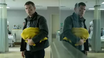 Green jacket worn by Ray Monroe (Sam Worthington) as seen in Fractured