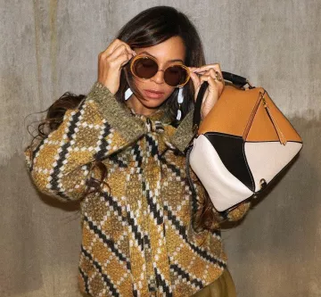 Chloé Round Carlina Oversized Round Frame Gold Tone Sunglasses worn by Beyoncé Knowles Website Pic September 2019