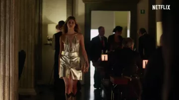 Vestido dorado usado por Chiara (Benedetta Porcaroli) en Baby Season 2