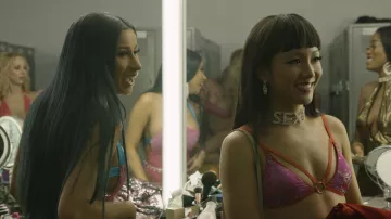 Pink brocade bra of Destiny (Constance Wu) in Hustlers