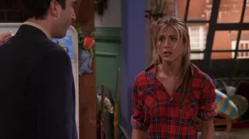 Rouge Plaid shirt porté par Rachel Green (Jennifer Aniston) comme on le voit dans les Amis (S06E05)