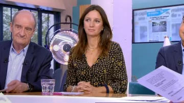 La robe portefeuille longue Leon and Harper de Marion Ruggieri dans C à vous le 24.09.2019