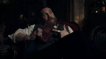 The Hebrew Bible of Alfie Solomons (Tom Hardy) in Peaky Blinders Season 5 Episode 6