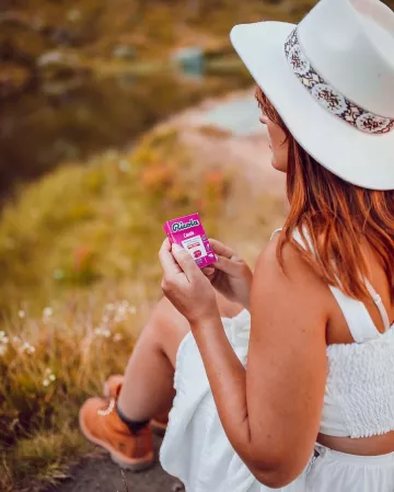 Le chapeau blanc de Coralie sur le compte Instagram de @ellesenparlent