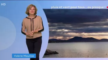 Sudadera con capucha de cachemira y lana de Valérie Maurice en Météo de France 2 el 25.09.2019