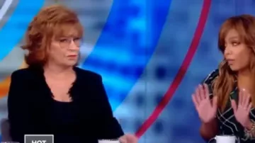 IRO shavani veste portée par Joy Behar sur Le point de Vue le 24 septembre 2019