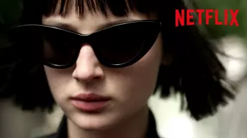 Vintage cats eye sunglasses worn by Ludovica (Alice Pagani) in Baby (S02)