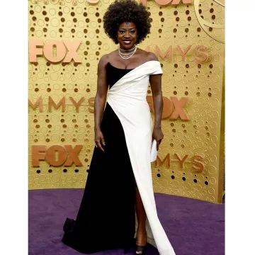 Les sandales à talons plateformes noires portées par Viola davis lors de la 71ème édition des Emmys Awards