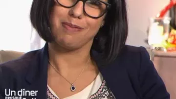 The parure of jewellery worn by Nina in the show a dinner almost perfect in Bayonne on 25 September 2019 