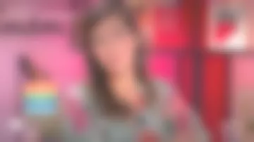 La Robe verte imprimée fleurs Des Petits Hauts portée par Marie Perarnau dans La maison des maternelles