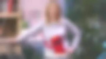 Le pull Elmo gris Paul & joe porté par Agathe Lecaron dans La maison des maternelles