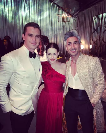 The red Dress J. Mendel one-shoulder worn by Emily Hampshire at the 71st edition of the Emmy Awards 