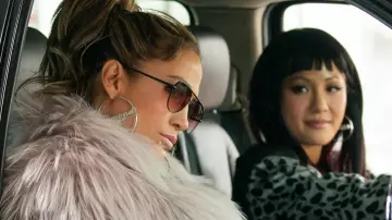 Black aviator sunglasses worn by Ramona (Jennifer Lopez) in Hustlers