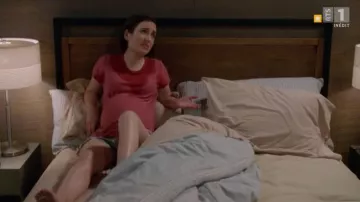 James perse vintage boy tee worn by Jen (Zoe Lister-Jones) in Life in Pieces Season 4 Episode 2