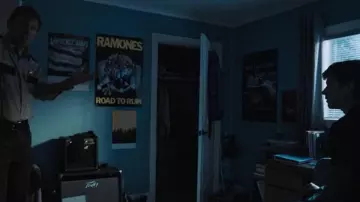 The post ramone in the room of Alex Standall (Miles Heizer) in 13 Reasons Why (S03E01)