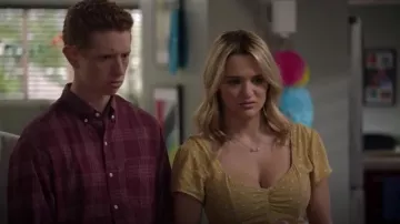 Abercrombie & fitch arc de retour patineur-robe portée par Clémentine Hughes (Hunter King) dans la Vie en Morceaux, Saison 4 Episode 6