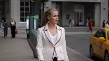 Veronica beard white tweed blazer worn by Katrina Bennett (Amanda Schull) in Suits Season09 Episode 10
