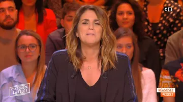 The jacket Blazer with blue stripes of Valerie Benaim in It is that of the tv !