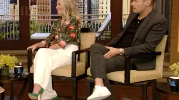 Gianvito rossi ellipsis pointed pumps worn by Kelly Ripa on LIVE with Kelly and Ryan September 26, 2019