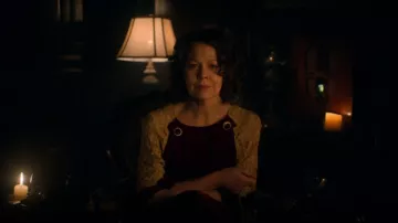 The dress bordeaux Polly Gray (Helen McCrory) in Peaky Blinders (S05E06)