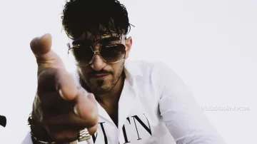 The sunglasses worn by Capo in the clip International Gangstas Farid Bang, Capo, 6ix9ine, SCH