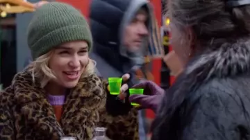 Les shots vert fluo de Kate (Emilia Clarke) dans Last Christmas