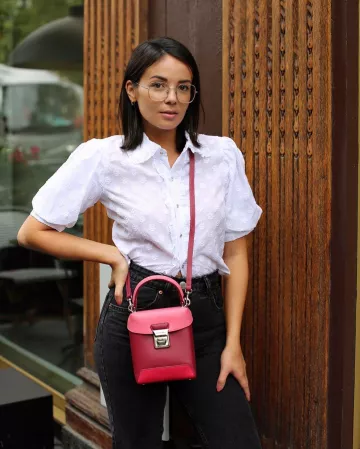 The bag box Claudia red Lancaster Agathe Auproux on the account Instagram of @agatheauproux