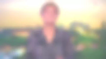 Le chemisier porté par Anne-Sophie Lapix dans le Journal de 20h de France 2