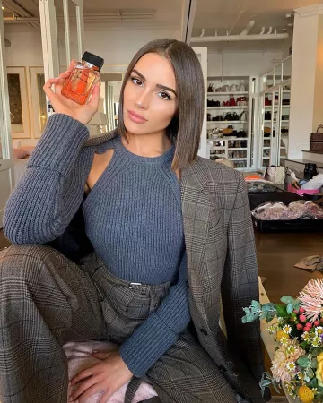 Blazer a cuadros Proenza schouler usado por Olivia Culpo Instagram 25 de septiembre de 2019