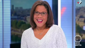 Blusa de lunares acampanada de Karine Baste-Regis en Télématin el 30.09.2019