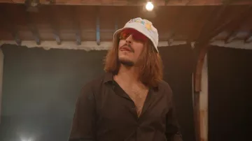 The bob white Pokemon worn by Lorenzo in the clip the Two of Us feat. Shy'm