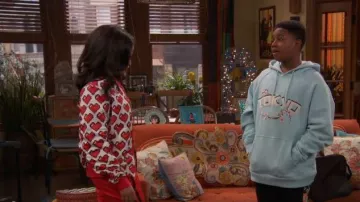 Urban Outfitters Bleu clair Tokyo Hoodie, portés par Issac Ryan Brown dans du Corbeau à Domicile de la Saison 03, Épisode 09