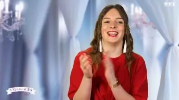 Earrings tassel white color of a candidate in the show " 4 weddings for 1 honeymoon of the 30/09/2019