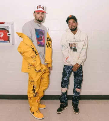 Sneakers Nike yellow Chris Brown account on the Instagram of @chrisbrownofficial