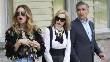 Tasseled jacket of Alexis Rose (Annie Murphy) in Schitt's Creek (S03E02)
