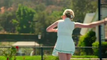 Lululemon white energy bra worn by Astrid (Lucy Boynton) in The Politician Season 1 Episode 3